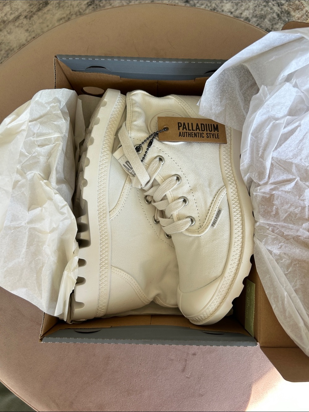 Palladium Cream Canvas Combat-Style sneaker / boot